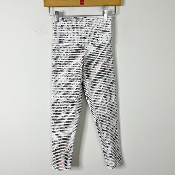 DYI Peloton Women's Bionic Capri Leggings XS White Gray Stripe Mid Rise Athletic - Picture 2 of 6